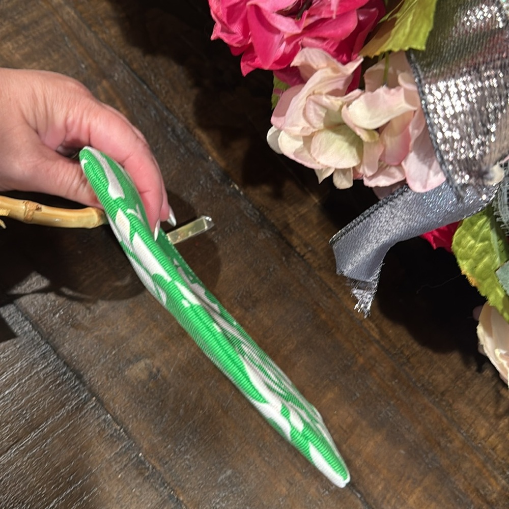 Lilly Pulitzer & Target Collab Wristlet With Bamboo Handle (NWT) - Picture 9 of 9